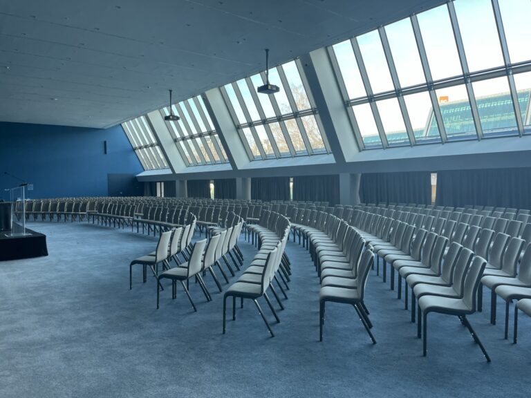 Amfiteatar-bioskop-polukrug-3-scaled