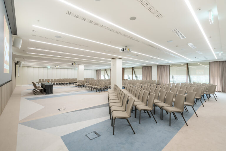 MR-75-Bioskop-iz-ugla